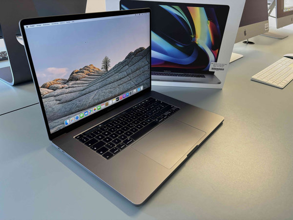 MacBook Pro 16 Retina 8-Core i9 2.4Ghz 64GB  4TB SSD 2020
